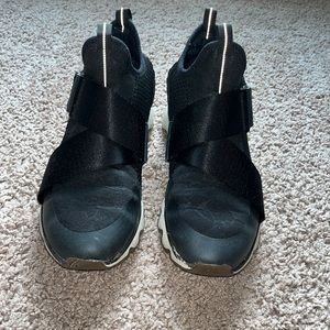 Sorel Tennis Shoes Great Condition